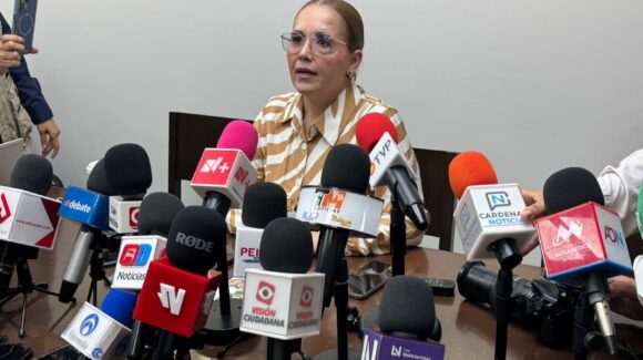 Niega Ely Montoya que su esposo iniciara abucheo a Tere Guerra en bar; explica que la protección de sus escoltas se extiende a su familia
