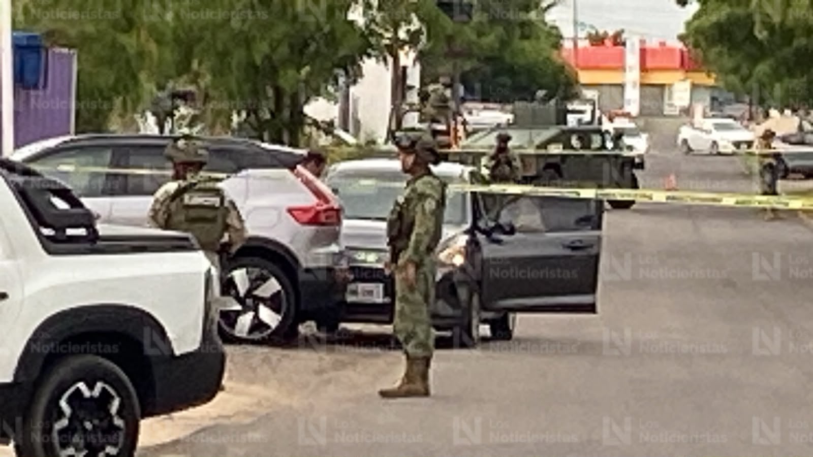 Ejecutan a balazos al conductor de un Hiunday gris en los límites de las colonias Rancho Contento y Universidad 94, al norte de Culiacán