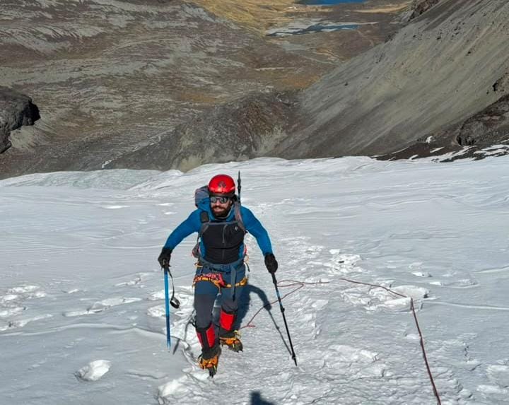 El alpinista sinaloense David Monárrez conquista Sajama, el techo de Bolivia