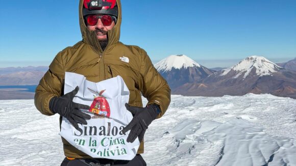 El alpinista sinaloense David Monárrez conquista Sajama, el “Techo de Bolivia”