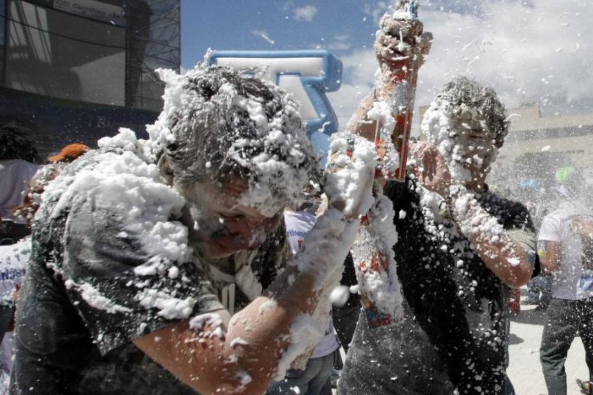 Festejos mundialistas: la espuma provoca irritaciones y problemas respiratorios