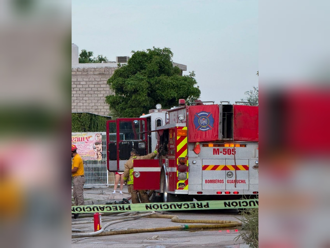 Explosión de tanques de gas provoca voraz incendio en vivienda de Valle Bonito; dos personas resultan lesionadas