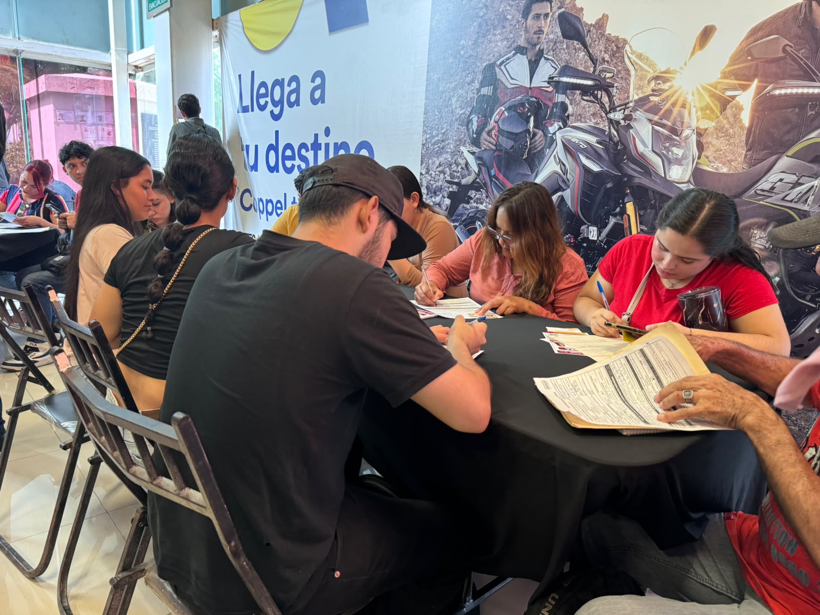 Feria del Empleo suma más de 2 mil 800 personas atendidas