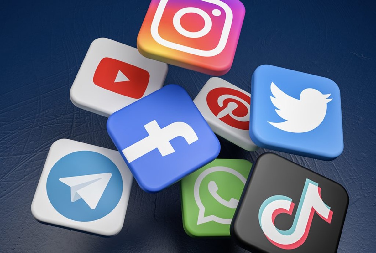 Francia aprueba ley para prohibir las redes sociales para menores de 15 años