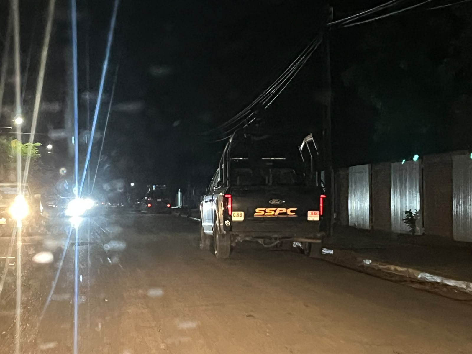 Fuerte operativo de la SSPC recorre callejones de Guasavito en Guasave, Sinaloa
