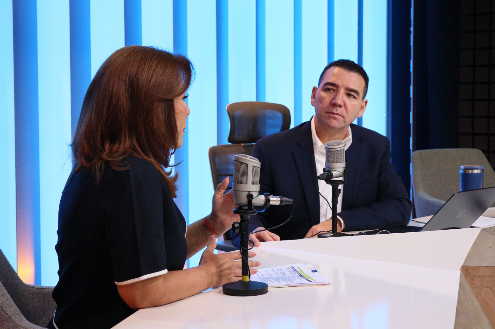 Gloria Himelda Félix en entrevista en Los Noticieristas