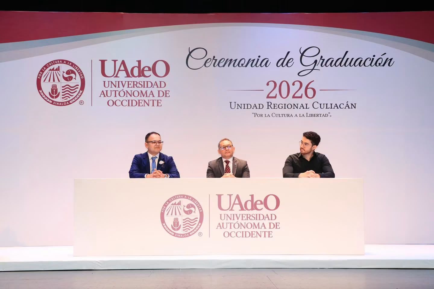 Graduación de alumnos de la UAdeO