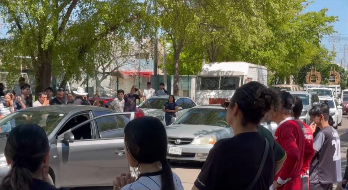 Homenaje de despedida a los hermanos desaparecidos en Mazatlán