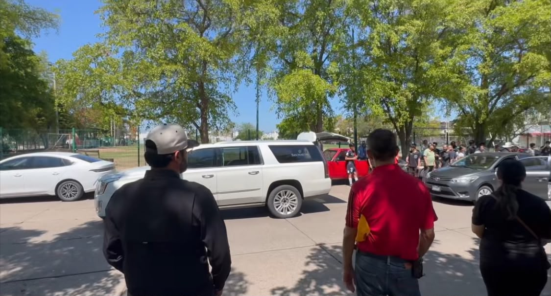 Homenaje de despedida a los hermanos desaparecidos en Mazatlán