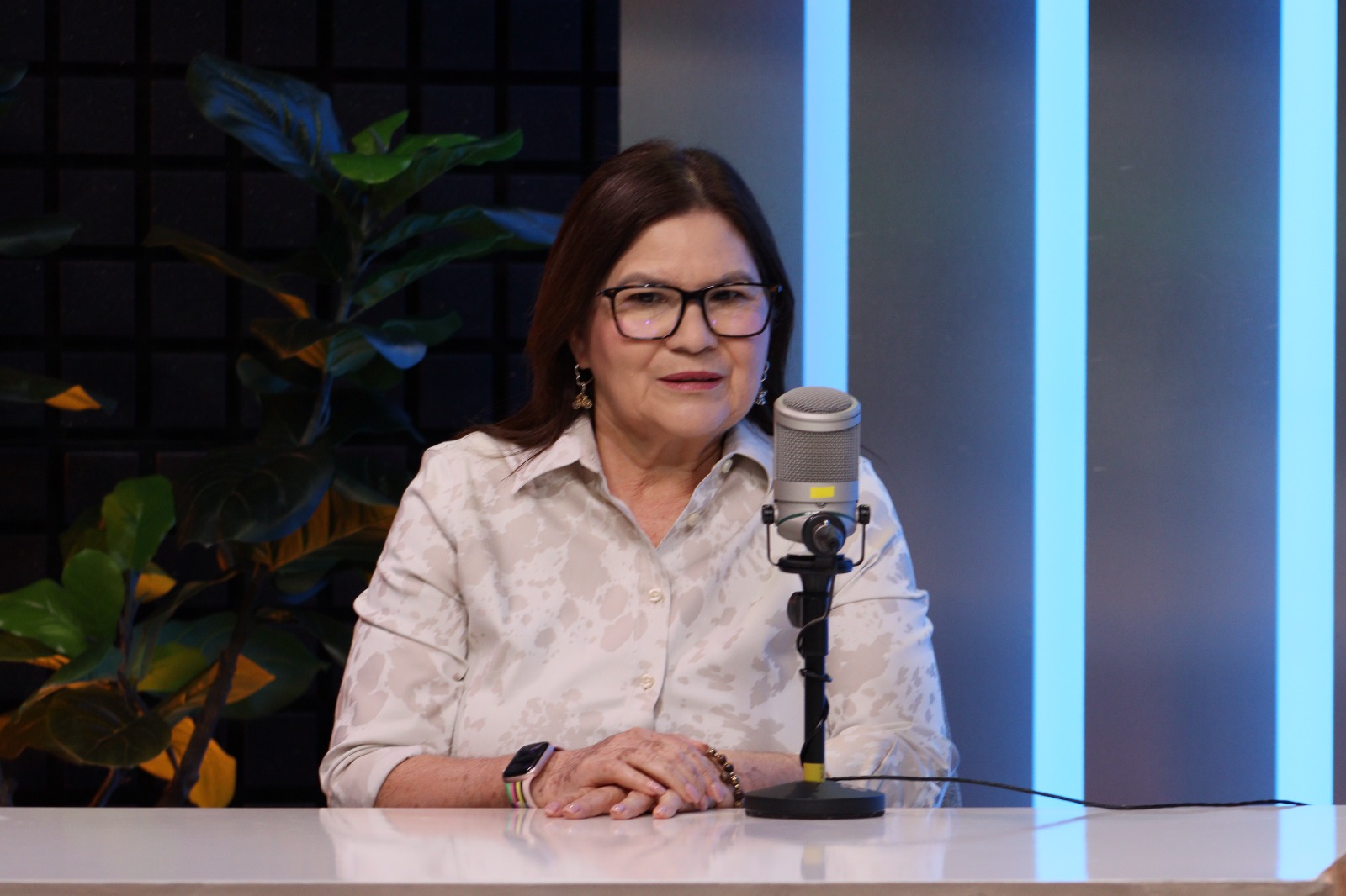 Imelda Castro en entrevista en Los Noticieristas