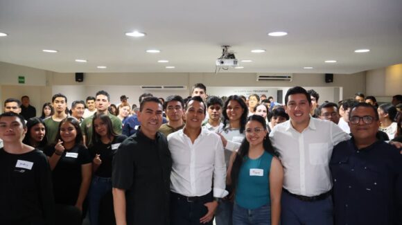 Jesús Ibarra se reúne con juventudes en Culiacán; retoma propuestas en favor de Sinaloa