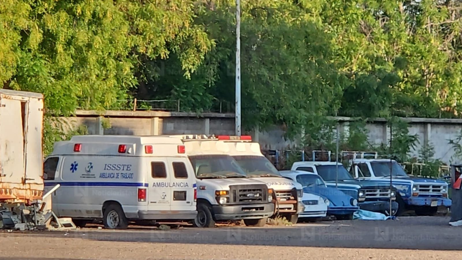 Muere trabajador del ISSSTE al caer del techo de un almacén en Culiacán
