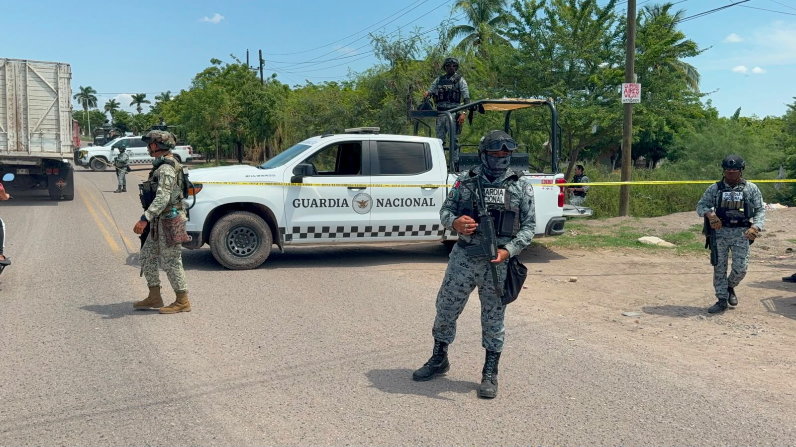 Persiguen y ejecutan a balazos a un hombre en el borde de un canal en Villa Juárez,