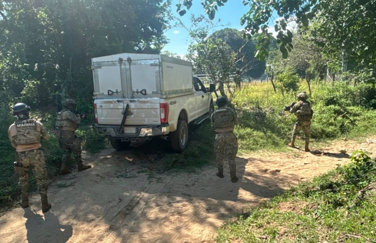Personal naval asegura vehículo con más de 800 kilos de presunta cocaína en Tonalá, Chiapas