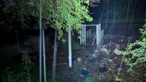 Fuertes lluvias dejan sin agua a varias colonias de Culiacán y causan socavón en el Eje Federalismo
