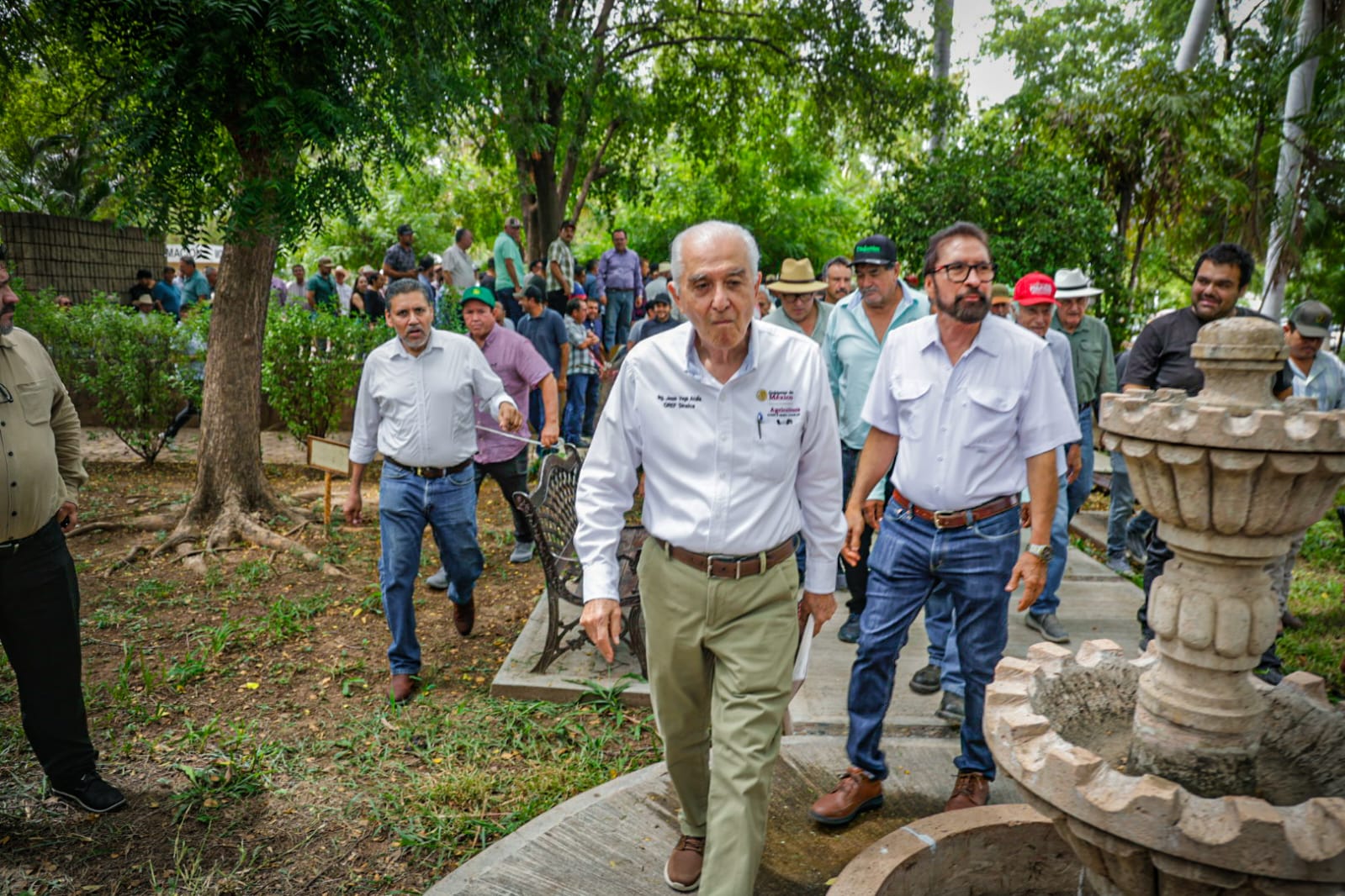 Planton de productores en Sader en Culiacán