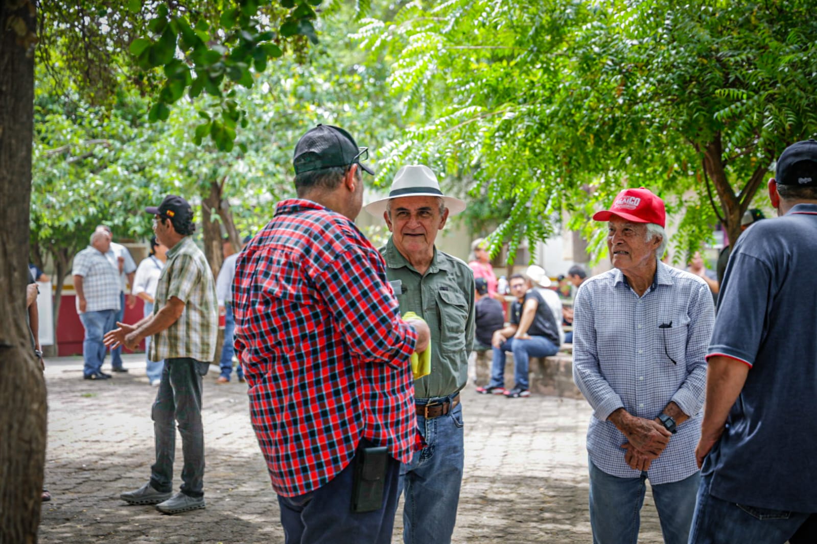 Planton de productores en Sader en Culiacán