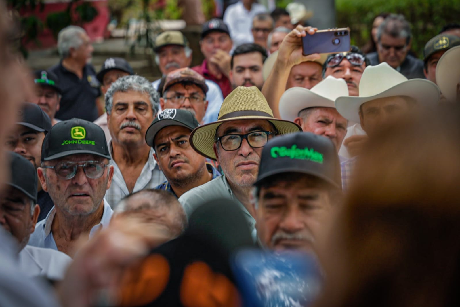 Planton de productores en Sader en Culiacán