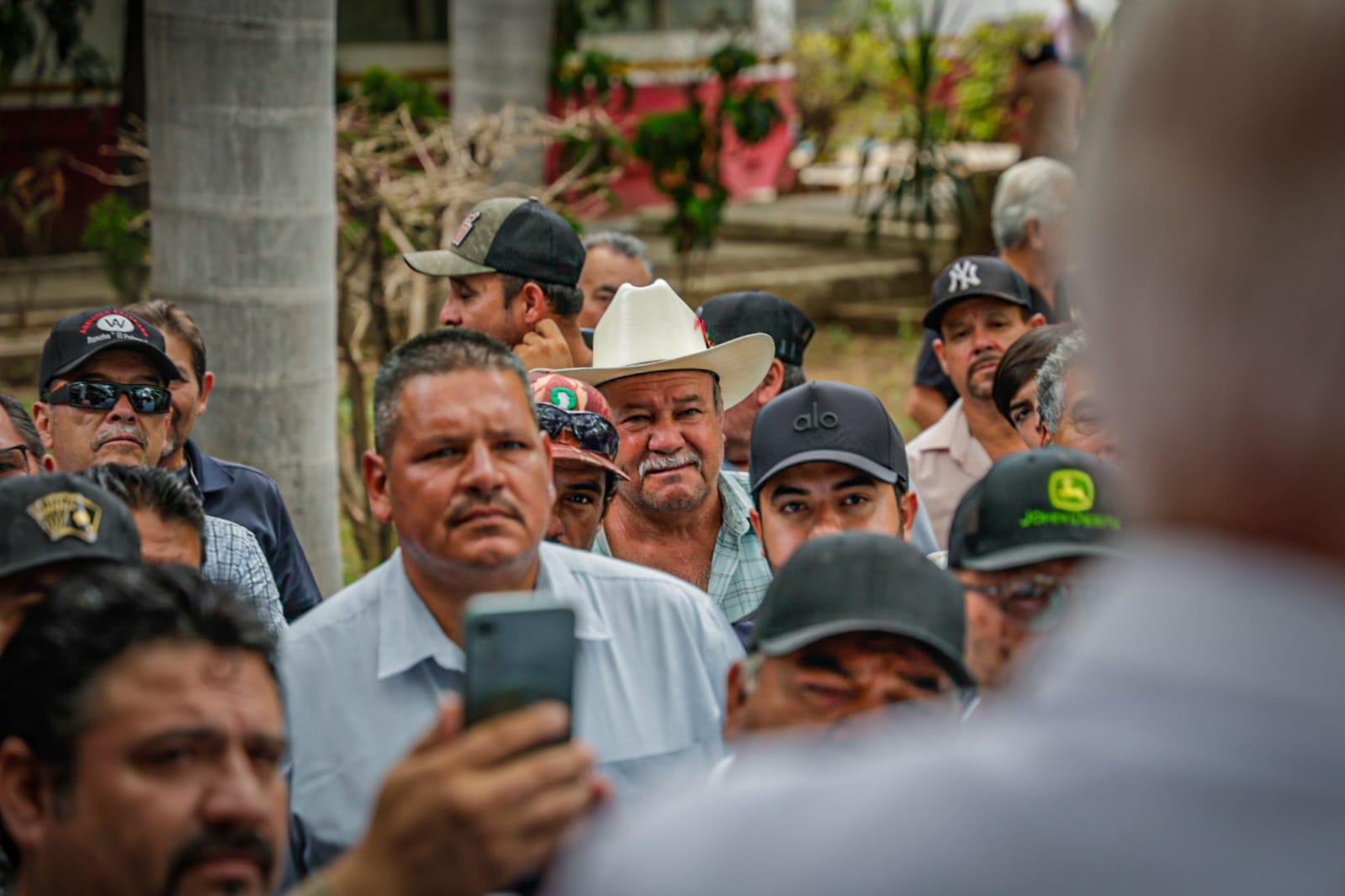 Planton de productores en Sader en Culiacán