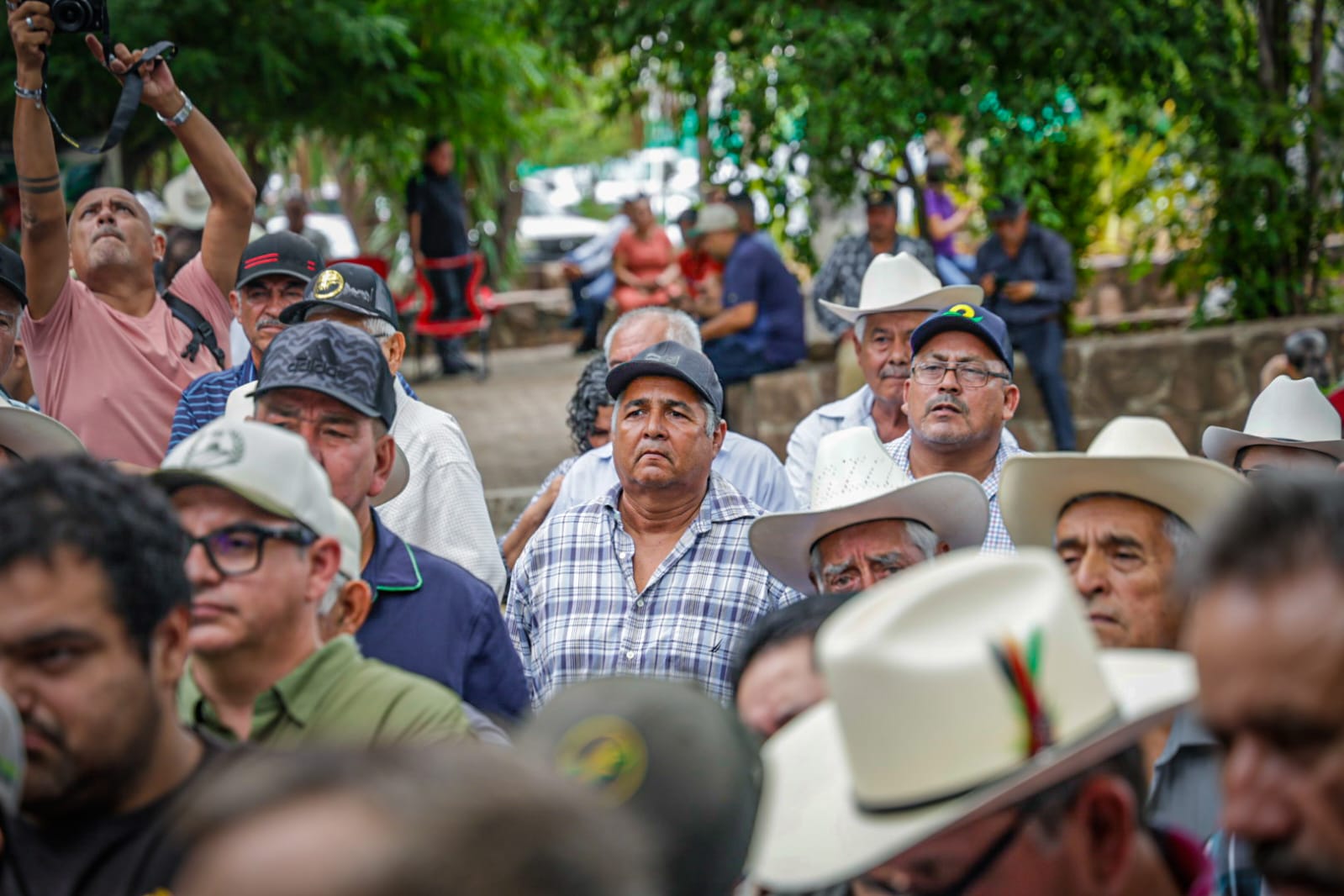 Planton de productores en Sader en Culiacán