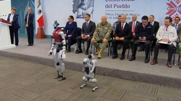 Presentan a ‘Ceci’ y ‘K5’, el robot humanoide y el perro robot que fortalecerán la seguridad en el Estado de México