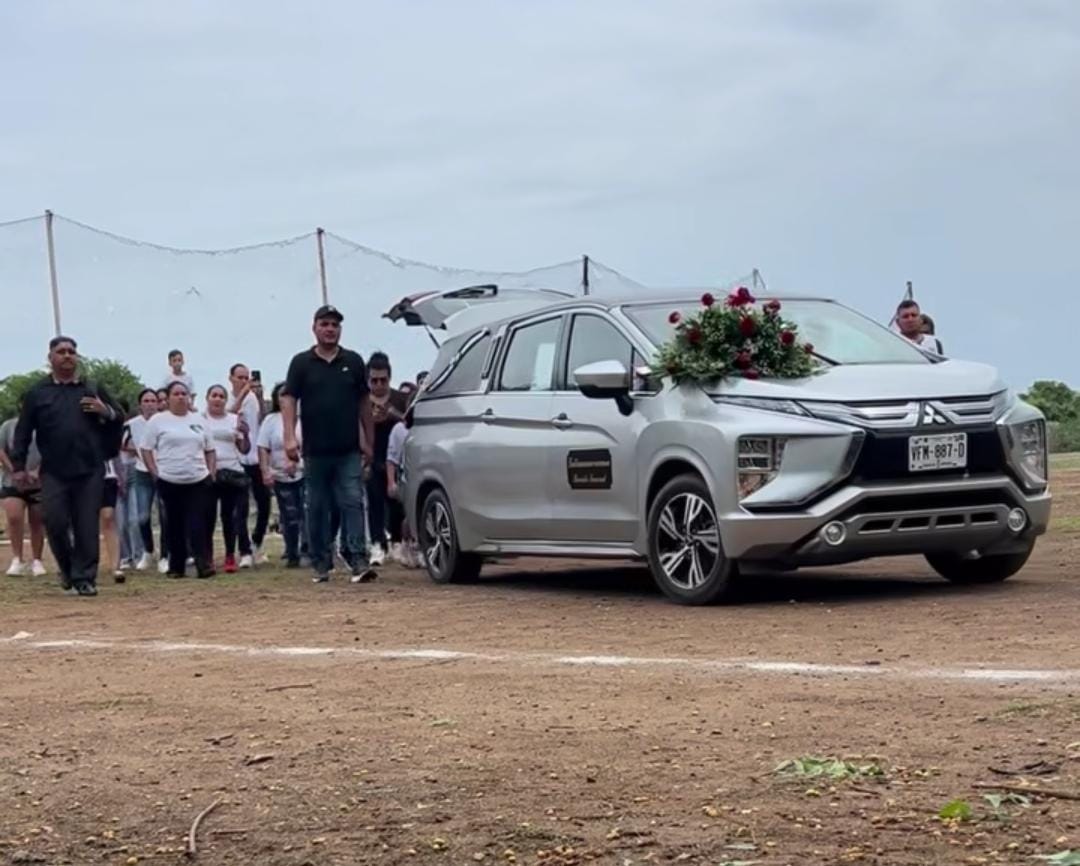 Rinden homenaje a Jair Pineda desde el campo de fútbol de Urías en Mazatlán, Sinaloa