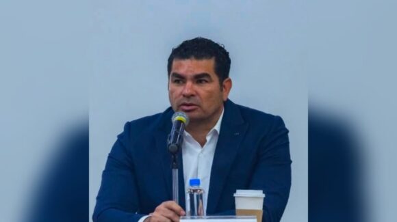 Rodolfo Valenzuela plantea fortalecer educación, empleo y desarrollo para impulsar el futuro de Sinaloa