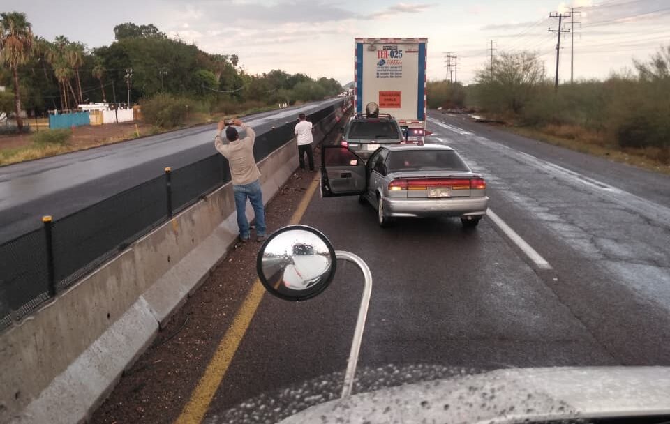 Se registra doble accidente sobre la México 15, en Ahome, Sinaloa