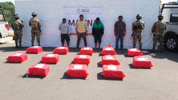 Marina asegura más de 1.2 toneladas de presunta cocaína en aguas del Pacífico frente a Chiapas