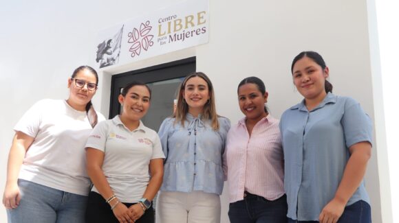 Secretaría de las Mujeres fortalece atención a víctimas de violencia durante visita a Mazatlán