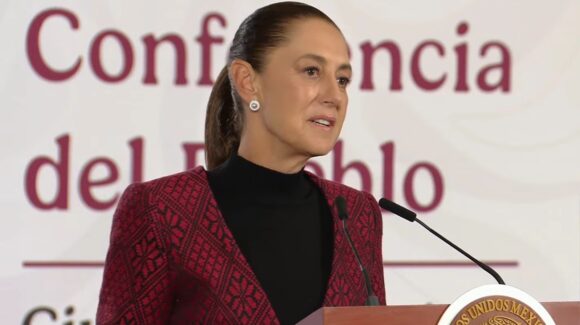 ¿Adiós a los celulares en las aulas? Sheinbaum abre debate nacional, sin buscar ‘demonizar’ a los dispositivos