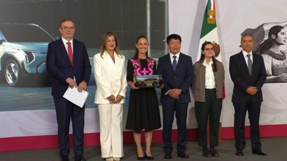 Kia fabricará el primer vehículo eléctrico en México; Sheinbaum celebra la inversión de la empresa