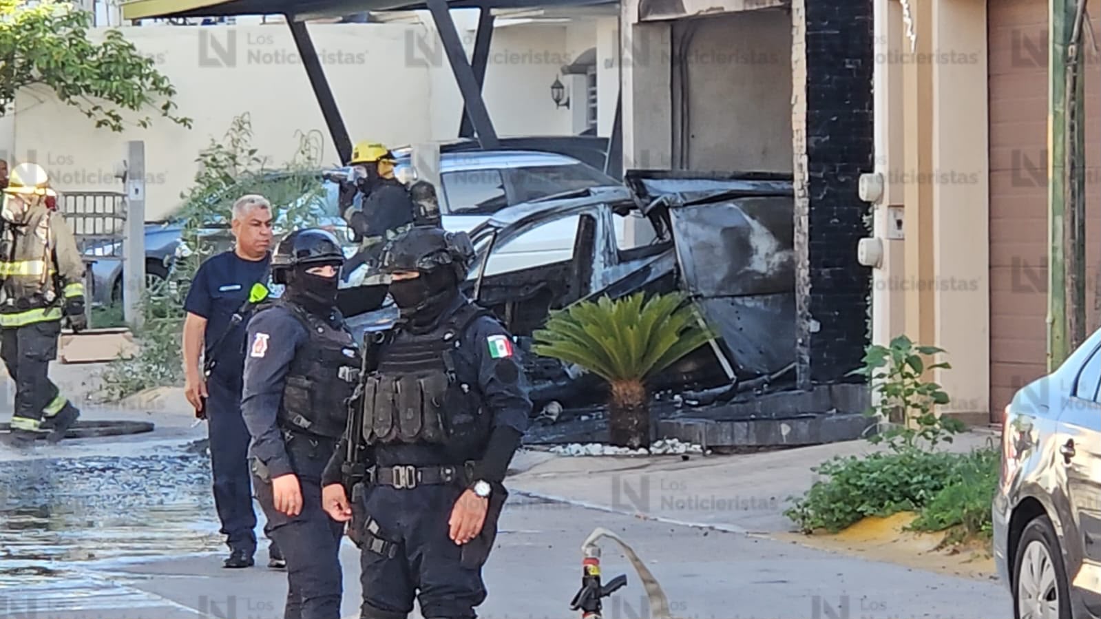 Vandalizan domicilio y queman vehículo en La Conquista de Culiacán