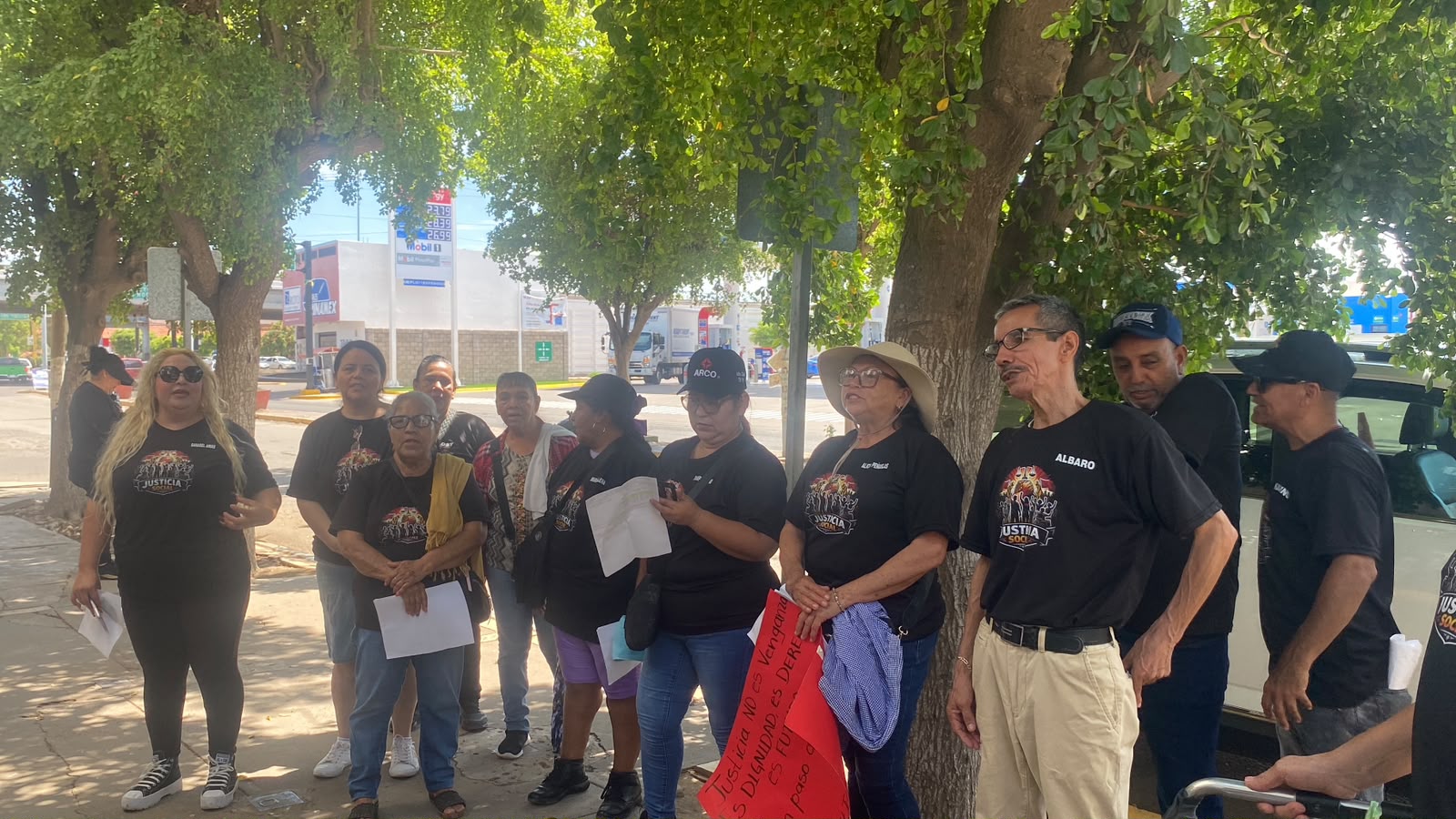 Abelito Arias comparece ante la FGR por denuncia de CFE