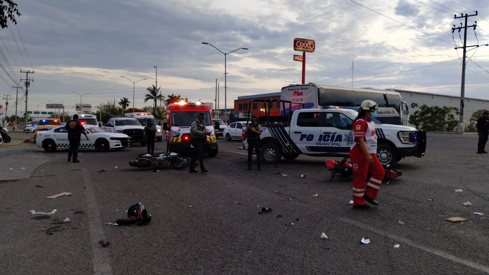 Accidente entre dos motociclistas en Mazatlán