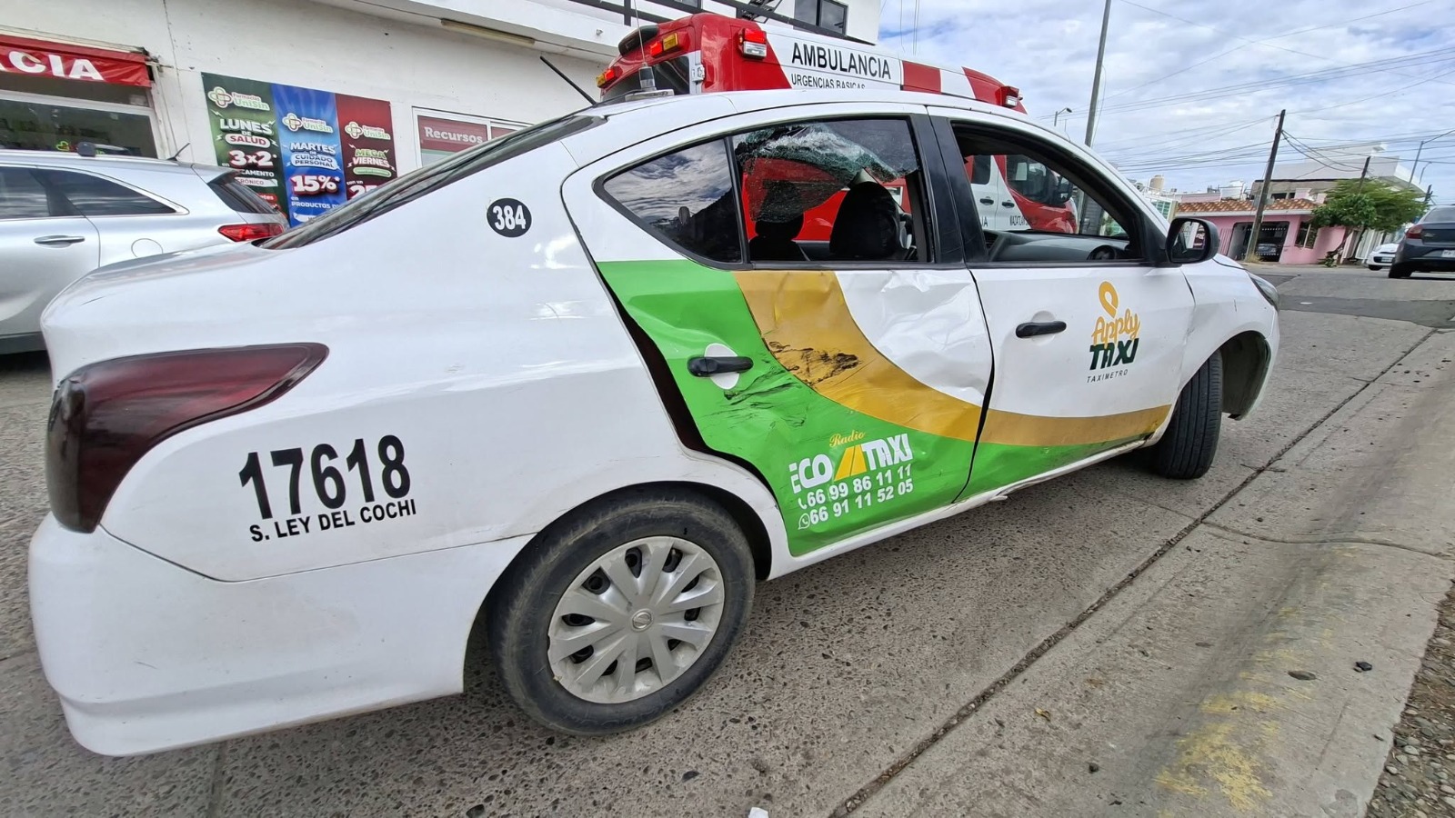 Motociclista resulta lesionado tras choque con taxi en Mazatlán