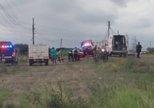 Motociclista resulta lesionado tras derrapar en la carretera Guamúchil–Angostura