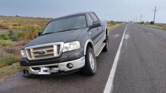Aparatoso choque entre dos vehículos deja un lesionado en Tamazula, Guasave