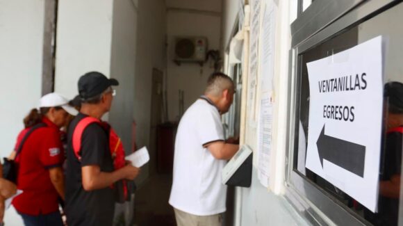 Ayuntamiento de Mazatlán adelanta aguinaldo a más de 2 mil trabajadores; destina más de 34.4 mdp
