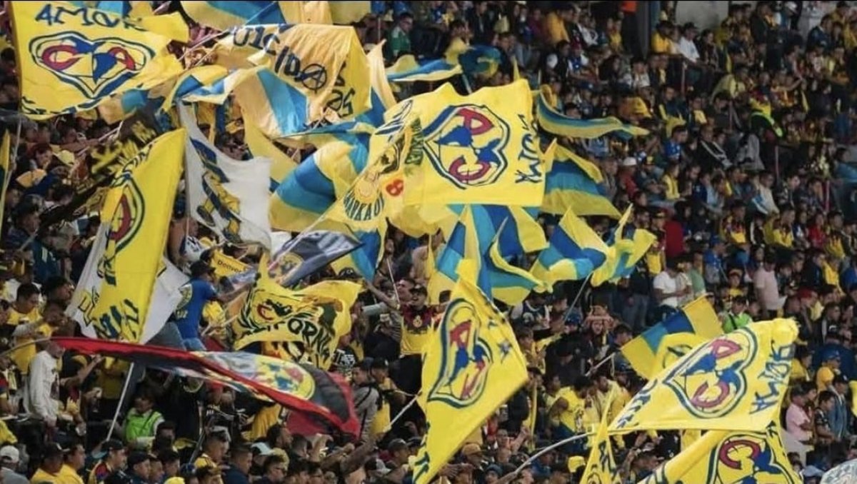 Afición de las Águilas