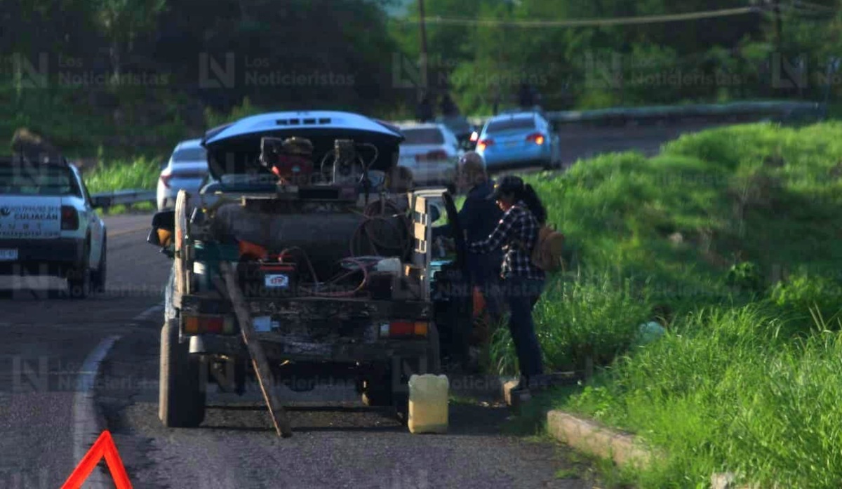 Al menos 15 vehículos afectados por ponchallantas tras persecución a sujetos armados en la México 15 libre, en Culiacán