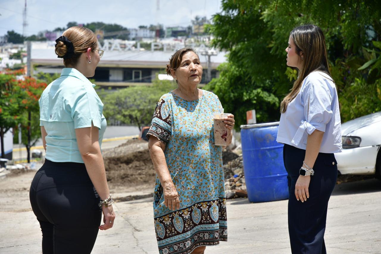 Supervisa alcaldesa de Culiacán avance en pavimentación en la colonia Independencia