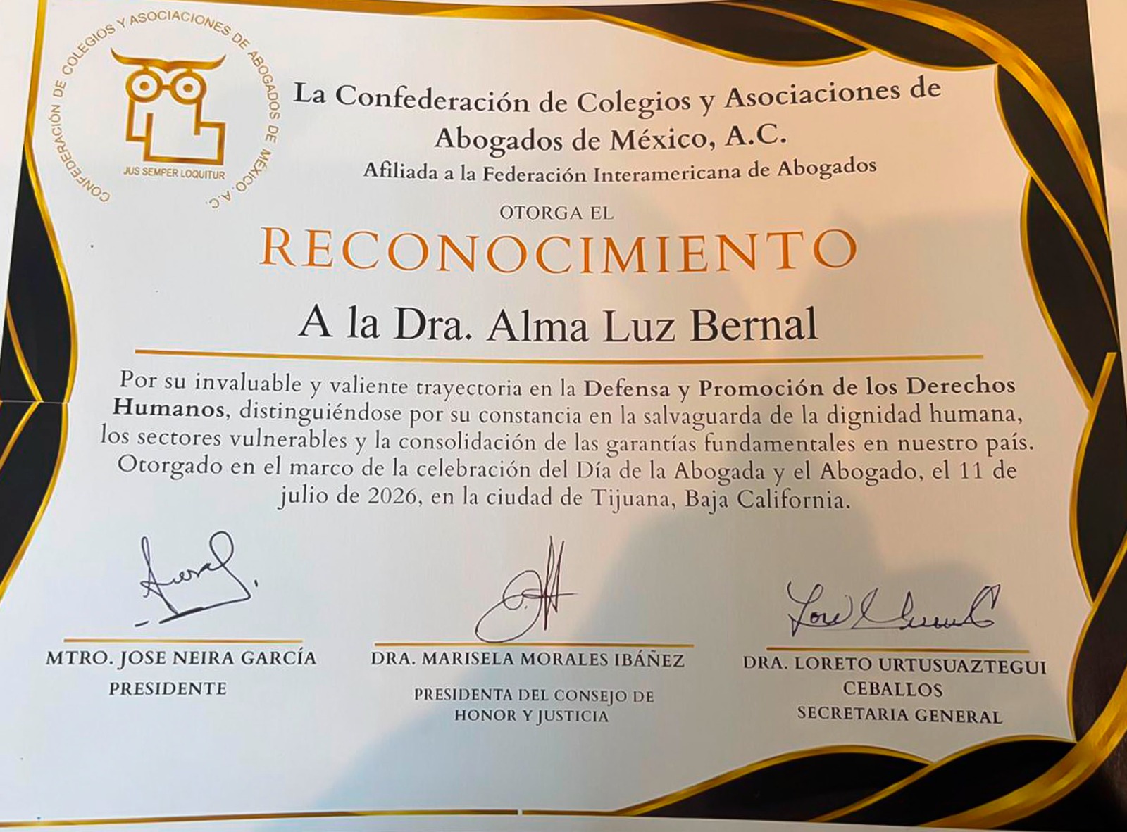 Reconocen a Alma Luz Bernal, responsable del Programa Institucional de Cultura de Paz desde los Derechos Humanos de la UAS