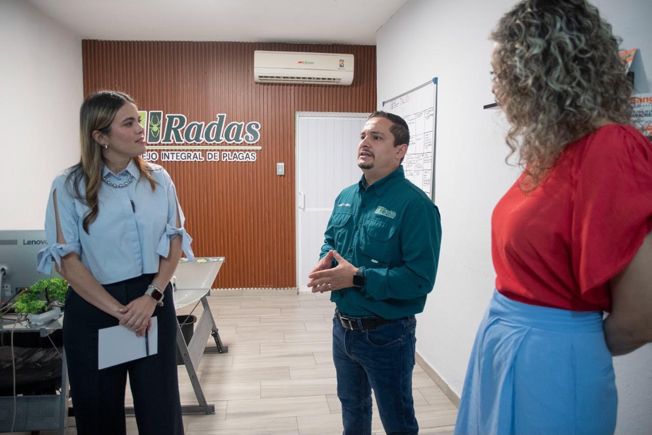 Ana Miriam Ramos entrega el distintivo Impulso Nafin en Culiacán