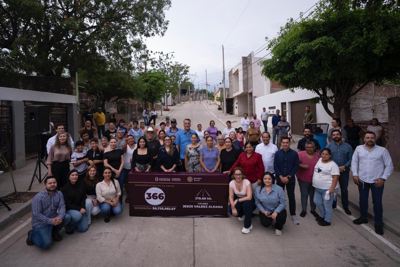 Ana Miriam Ramos entrega pavimentación en la Col. Jesús Valdez, Culiacán