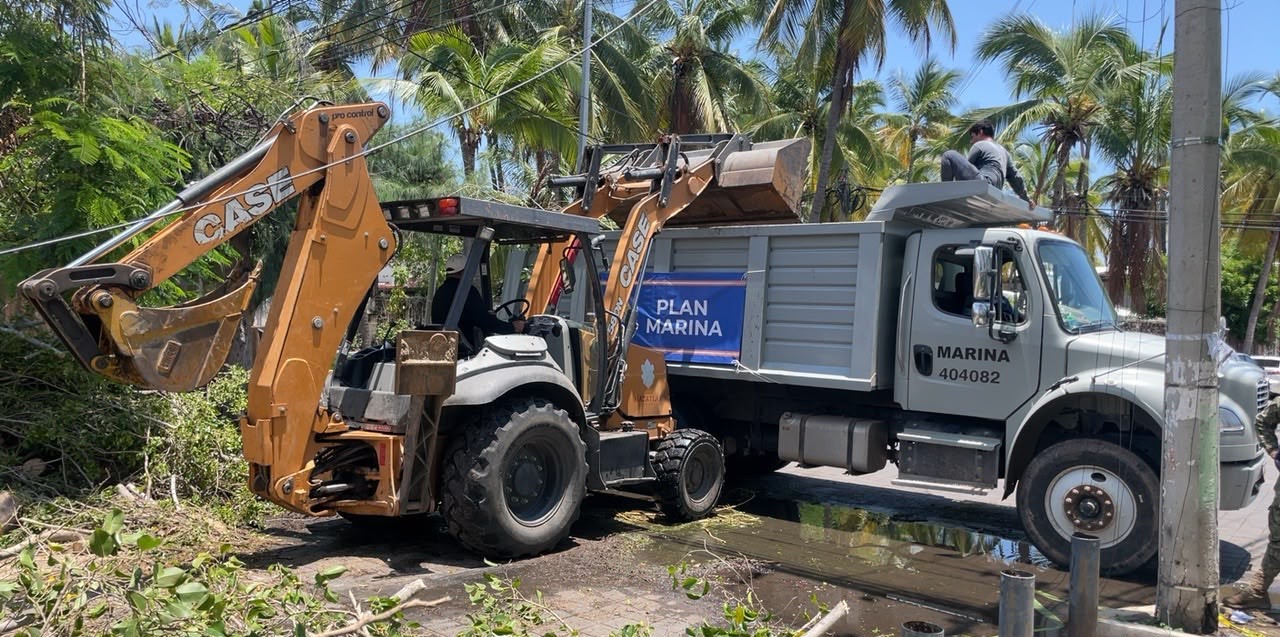 Aplican Plan Marina tras fuertes lluvias en Mazatlán