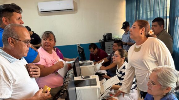 Aprovechan descuentos del Sates en Elota, Sinaloa; cientos regularizan adeudos vehiculares durante la Brigada del Bienestar DIF