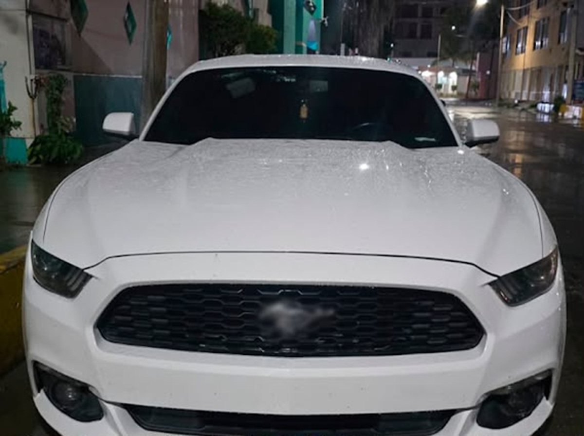 Aseguran vehículo en motel de Mazatlán