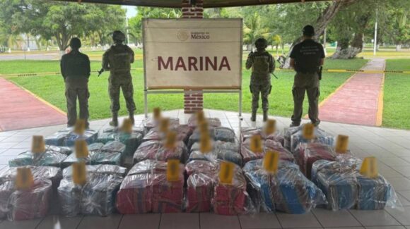 Informa FGR el aseguramiento de más de una tonelada de cocaína en puerto de Lázaro Cárdenas