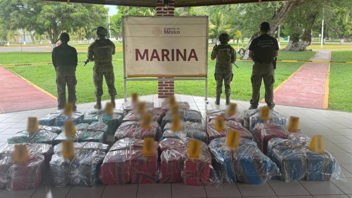 aseguramiemto de más de una tonelada de cocaína en puerto de Lázaro Cárdenas